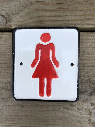 Set van tekens voor de wc-deur, gietijzer geschilderd, Man + Vrouw