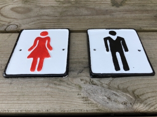 Set van tekens voor de wc-deur, gietijzer geschilderd, Man + Vrouw