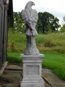 Adelaar Op Sokkel - 165 cm - Steen