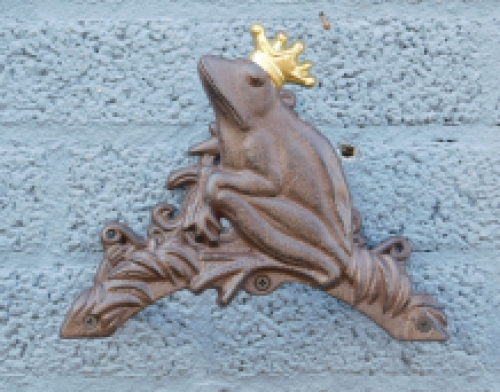Gartenschlauchhalter Froschkönig mit goldener Krone, Gusseisen