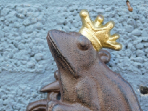 Gartenschlauchhalter Froschkönig mit goldener Krone, Gusseisen