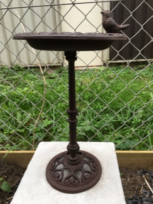 1 bruin vogelbad, gietijzer bruin-rust, gemoffeld, mooi!