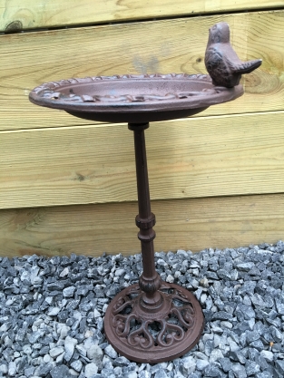 1 bruin vogelbad, gietijzer bruin-rust, gemoffeld, mooi!