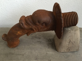Waterspuwer, wandfontein, waterspuwer, mythische vis gietijzer