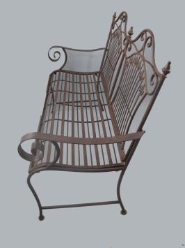 Elegante Gartenbank aus Eisen – rustikales Braun