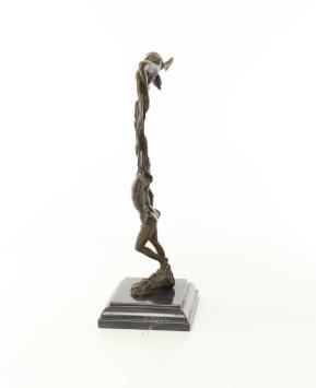 Bronzen beeld ,  Dansend paar op marmeren sokkel