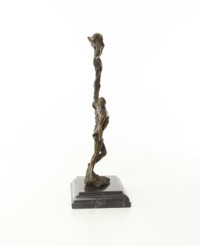 Bronzen beeld ,  Dansend paar op marmeren sokkel