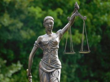 Letzte: Statue Justitia – 46 cm – Polystone in Bronze