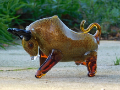 Beeld Stier - volledig van glas gemaakt