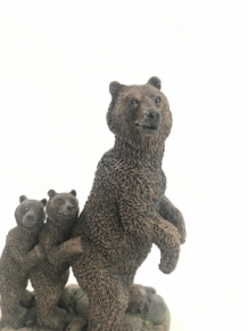 Stehender Bär mit 2 Kleinen hinter ihm, schöne Dekofigur aus Polystein