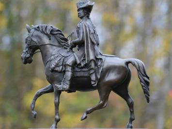Bronzestatue Friedrich der Große zu Pferd – auf Marmorsockel