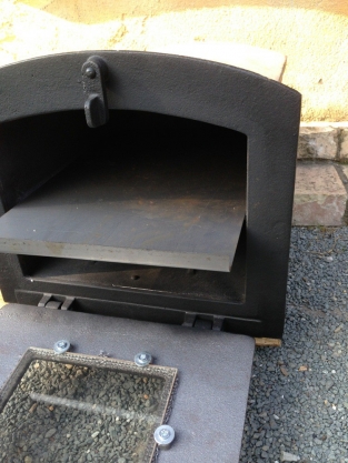 Outdoor brood/pizza oven