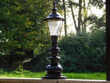 Klassieke Buitenlamp Zwart - 74 cm - Sierlijke Sokkelpaal - Kap met Messing Accent - Alu