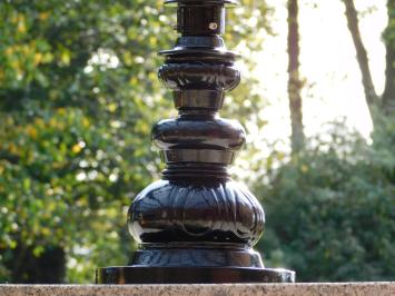 Klassieke Buitenlamp Zwart - 74 cm - Sierlijke Sokkelpaal - Kap met Messing Accent - Alu
