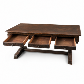 Uniek antiek houten bureau met houtsnijwerk - klassieke uitstraling