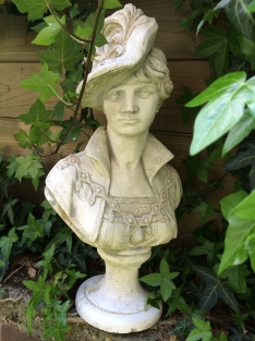 Sculptuurbeeld dame, vol steen, prachtig!