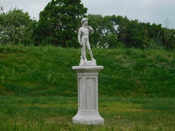 Statue David auf großem Sockel | 127 cm hoch | Stein | Weiß und Grautöne