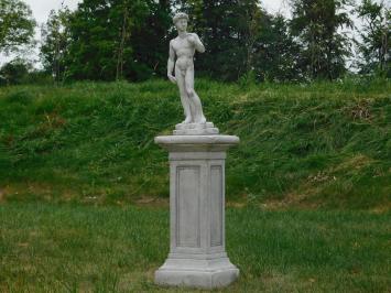 Statue David auf großem Sockel | 127 cm hoch | Stein | Weiß und Grautöne