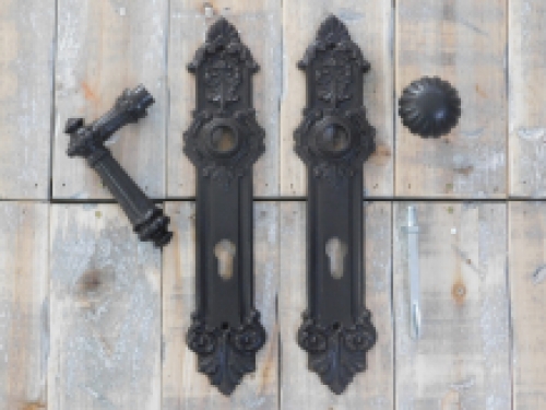 Set deurbeslag als antiek ijzer - klink, knop, wisselstift + 2 deurplaten - antiek ijzer
