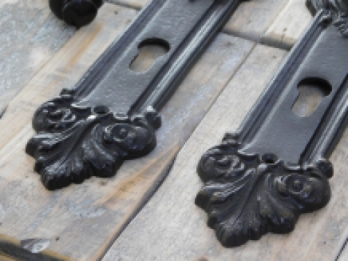 Set deurbeslag als antiek ijzer - klink, knop, wisselstift + 2 deurplaten - antiek ijzer