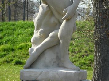 Diskuswerfer auf Sockel XL - 230 cm - Kunststein - Vintage