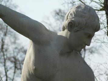 Diskuswerfer auf Sockel XL - 230 cm - Kunststein - Vintage