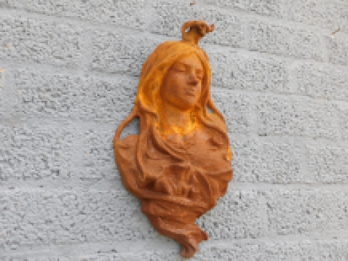 Weiblicher Kopf, Jugendstil - Skulptur, aus Gusseisen