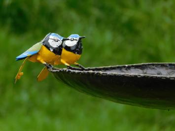 Unikat: Vogeltränke - Gelbe Vögel 2 zu 1 - Gartenstab - Metall
