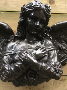 1 „Angelic“ Engelsskulptur aus Gusseisen, schwarz