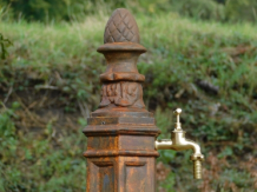 Exklusiver Standbrunnen - Wasserhahn - Alu in Oxid