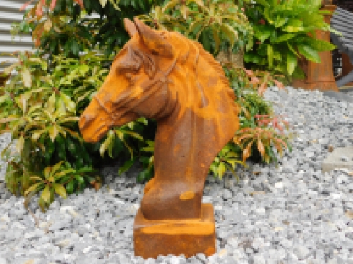 Gusseiserne Skulptur eines Pferdekopfes, sehr schönes Design!