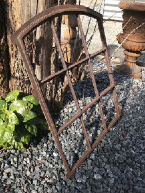 Stallfenster aus Gusseisen - zu öffnen - ganz aus Gusseisen