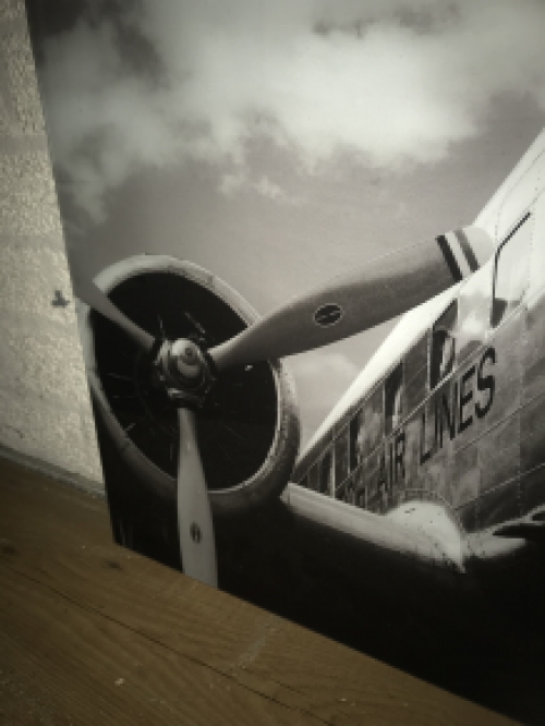 Kunst auf Glas des Flugzeugs: ''De UIVER'', niederländische Geschichte, wunderschön!