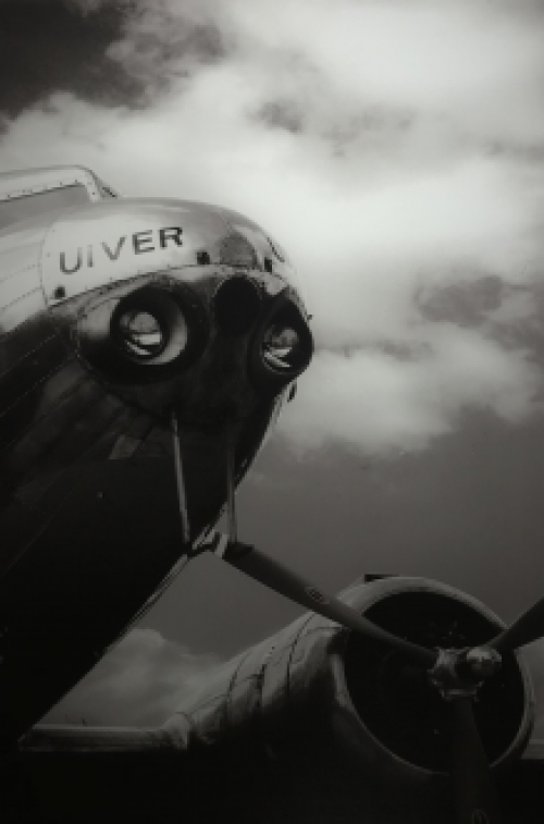 Kunst op glas van het vliegtuig: ''De UIVER'', Nederlandse geschiedenis, prachtig!