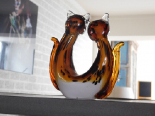 Glasskulptur von zwei Katzen / Weibchen, in Farbe