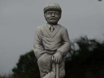 Statue Golfer auf Sockel – 78 cm – Stein