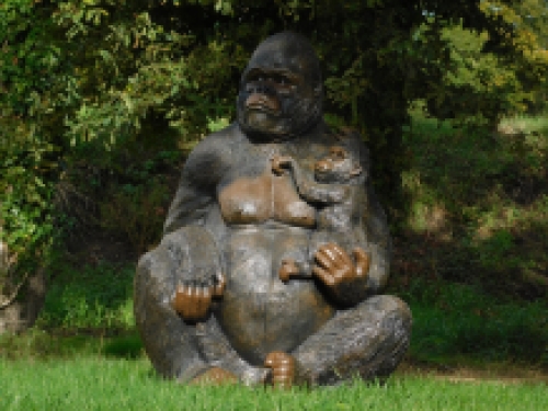 Exclusief beeld Gorilla met babygorilla - XXL - polystone - gedetailleerd