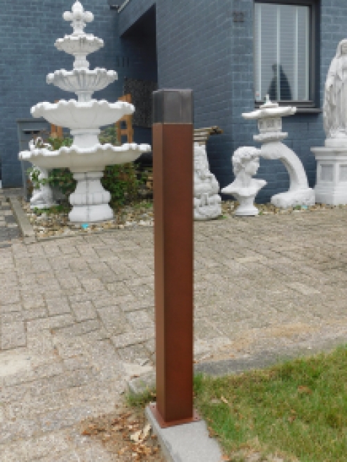 Schwarz/rostfarbene Stehleuchte, Laterne, Rauchglas, 90 cm, Aluminium.