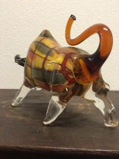 Mooie grote zware stier van vol glas, prachtig!!