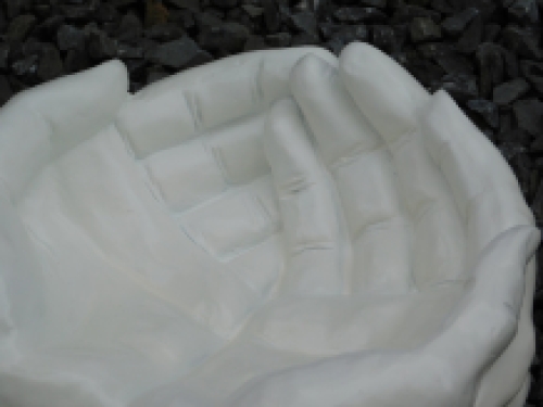 Handen als schaal - polystone