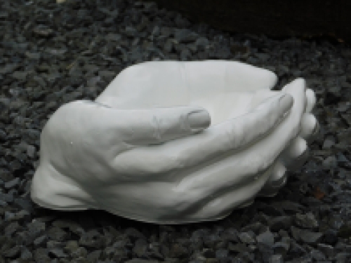 Handen als schaal - polystone