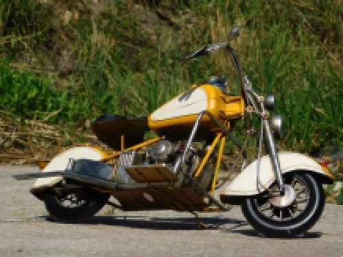 Handgefertigtes Motorrad - Metall - gelb
