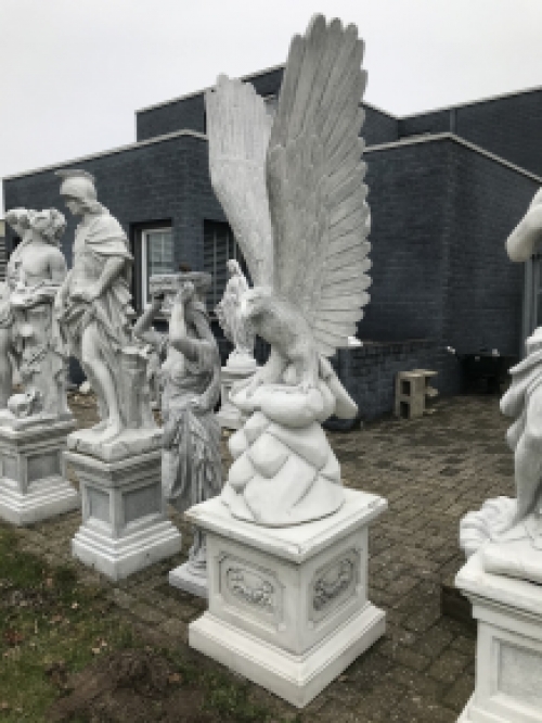 Adlerstatue, Gartenstatue, sehr groß, Tierstatue auf Sockel, Stein