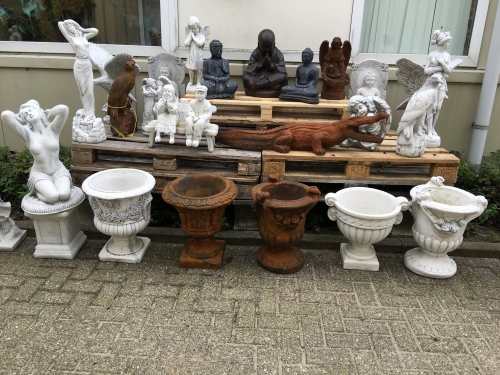 Mooie engel, graf engel, kunststeen, antiek wit