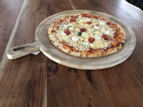 Tablett Pizza XL mit Griff, rustikales Tablett aus Massivholz.