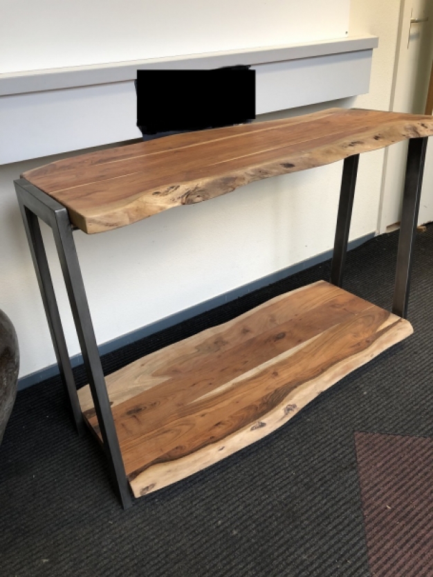 HOE FRAAI IS DEZE DUBBELE BOOMSTAMTAFEL MET GIETIJZEREN ONDERSTEL ALS SIDETABLE