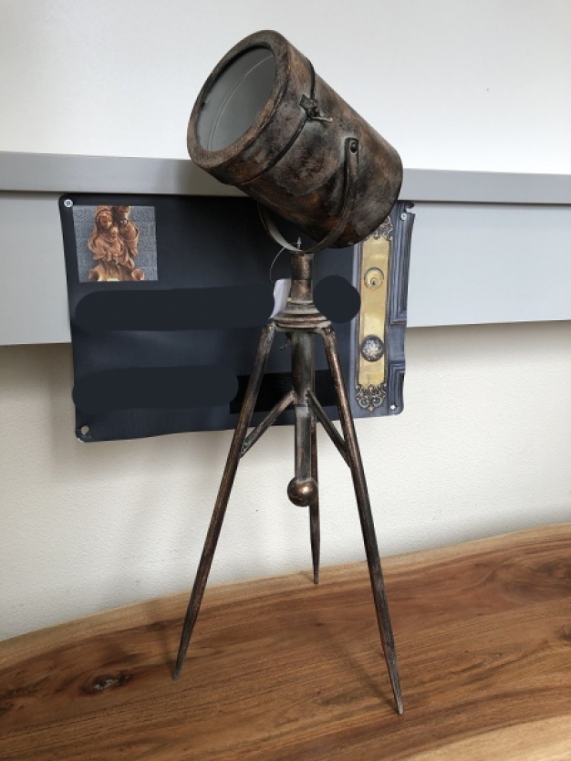 Filmlamp small, metaal koper-zwart op 3 poot, fraai!!