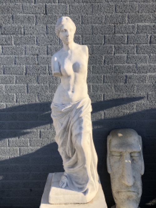 Wunderschöne Steinskulptur der Venus von Milo, eine bekannte und schöne Statue