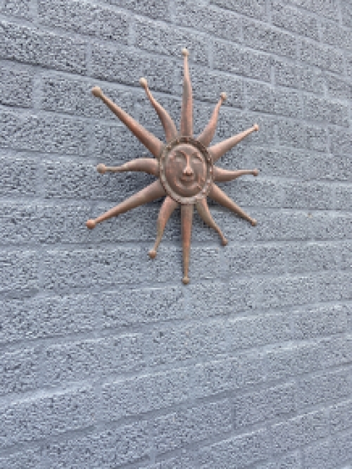 Schöne Wand Ornament Metall der Sonne