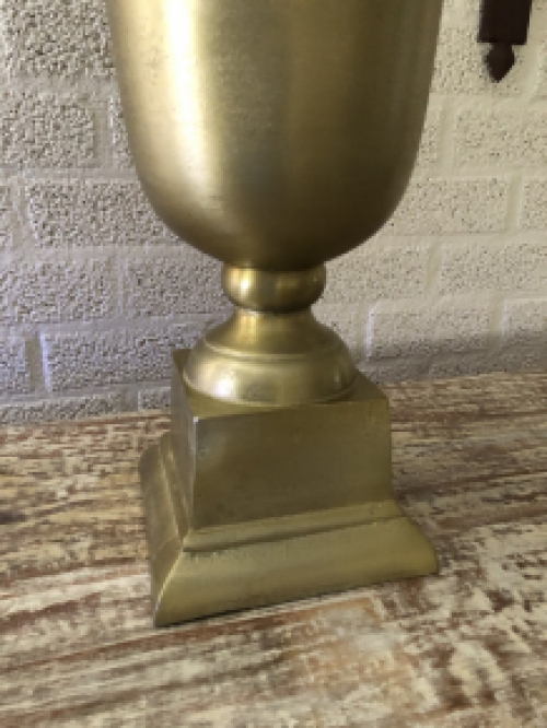 1 Prachtige RAW Aluminium gold bokaal-vaas groot.